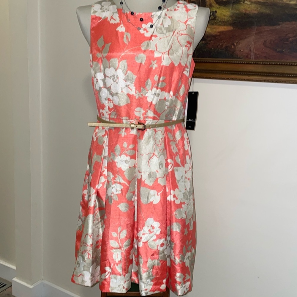 R&K Sleeveless Midi Dress. Size 10p. 2 Side Pockets. Belted. Coral & Ivory